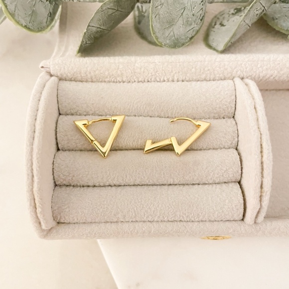 925 Sterling Silver Triangle Huggies Triangle Hoop Earrings Dainty Small Hoops - Picture 5 of 7